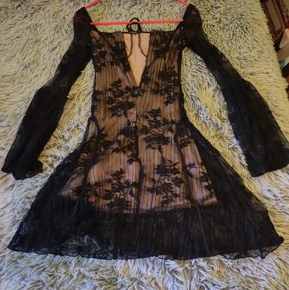 Long Sleeve Black Lace Dress - Picture 5 of 7